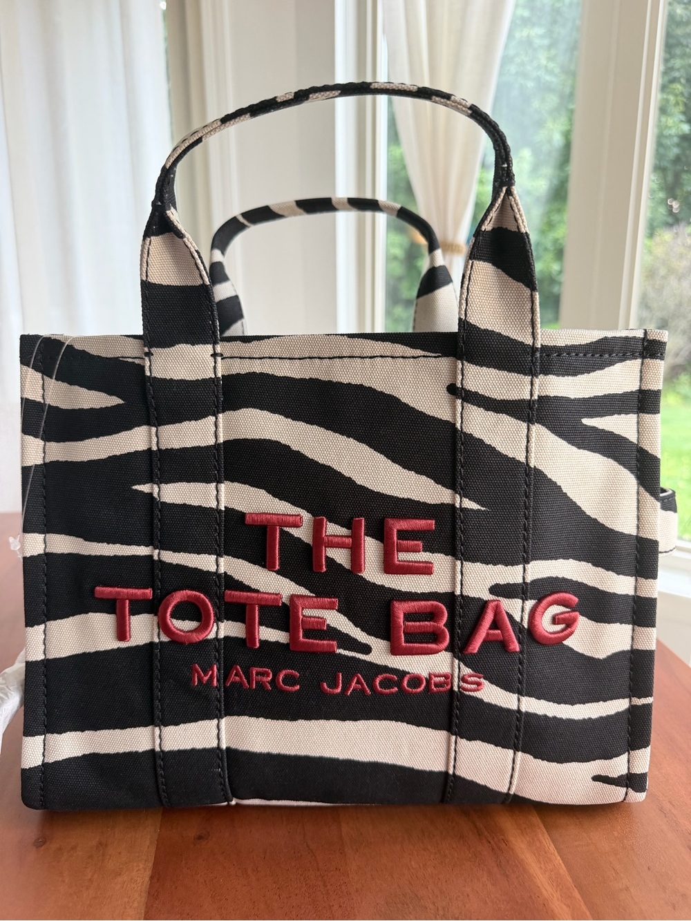 🦓 RARE Marc Jacobs Zebra Medium Tote ❤️ NWT DISCONTINUED Y2K Style ✨ - Picture 7 of 16
